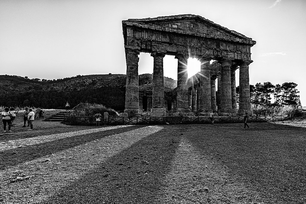 8 - B1-TEMPIO DI SEGESTA (PA) Tempio di Segesta (PA) di Salvatore Pirino - Migliore Autore Prov. Reggio Calabria.jpg
